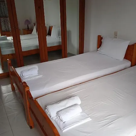 Syraina Apartment Skiathos Town